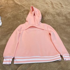 Macy’s brand new sweatshirt with keyhole design no tags